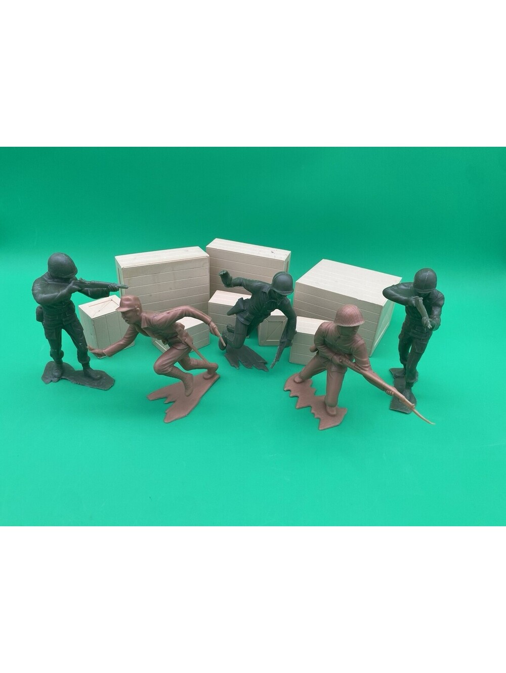 Lot of Vintage Army Toys - Five 5" Figures & Box Crates - 1963 Louis Marx